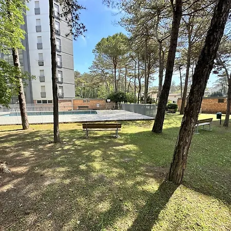 Appartement Lovely In A With Pool