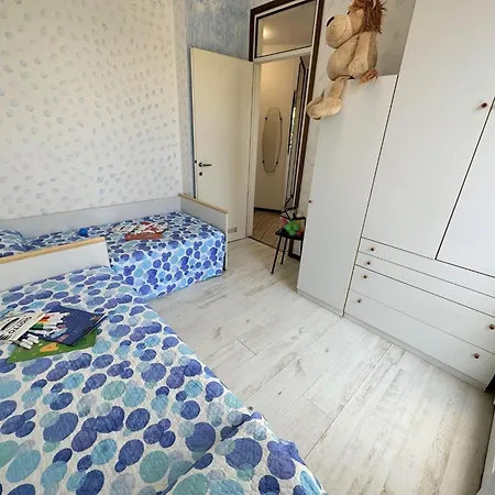 Lovely In A With Pool Appartement Lignano Sabbiadoro