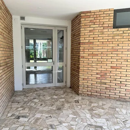 Appartement Lovely In A With Pool *