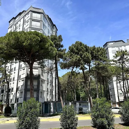 Appartement Lovely In A With Pool *